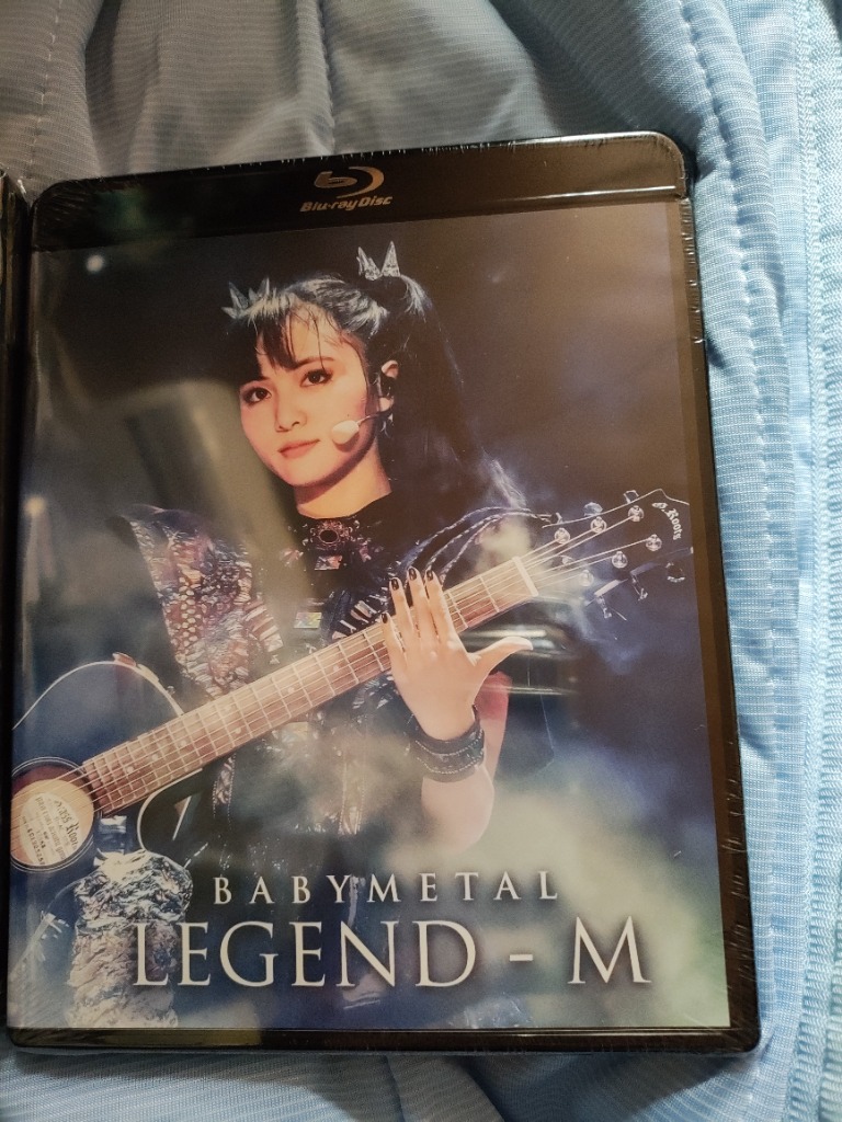BABYMETAL ARISES - BEYOND THE MOON LEGEND M Blu-ray Disc