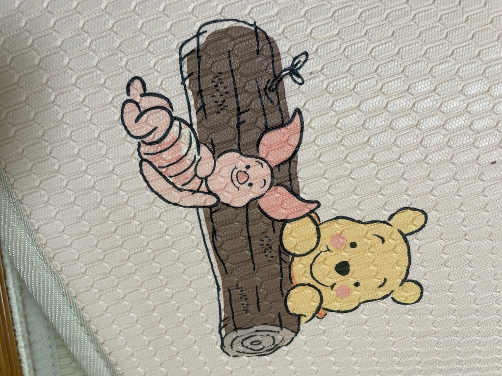 新品未使用　ベビープレイマット　ぷーさん オリジナル 両面使えるマット プーさん 【フロアマット