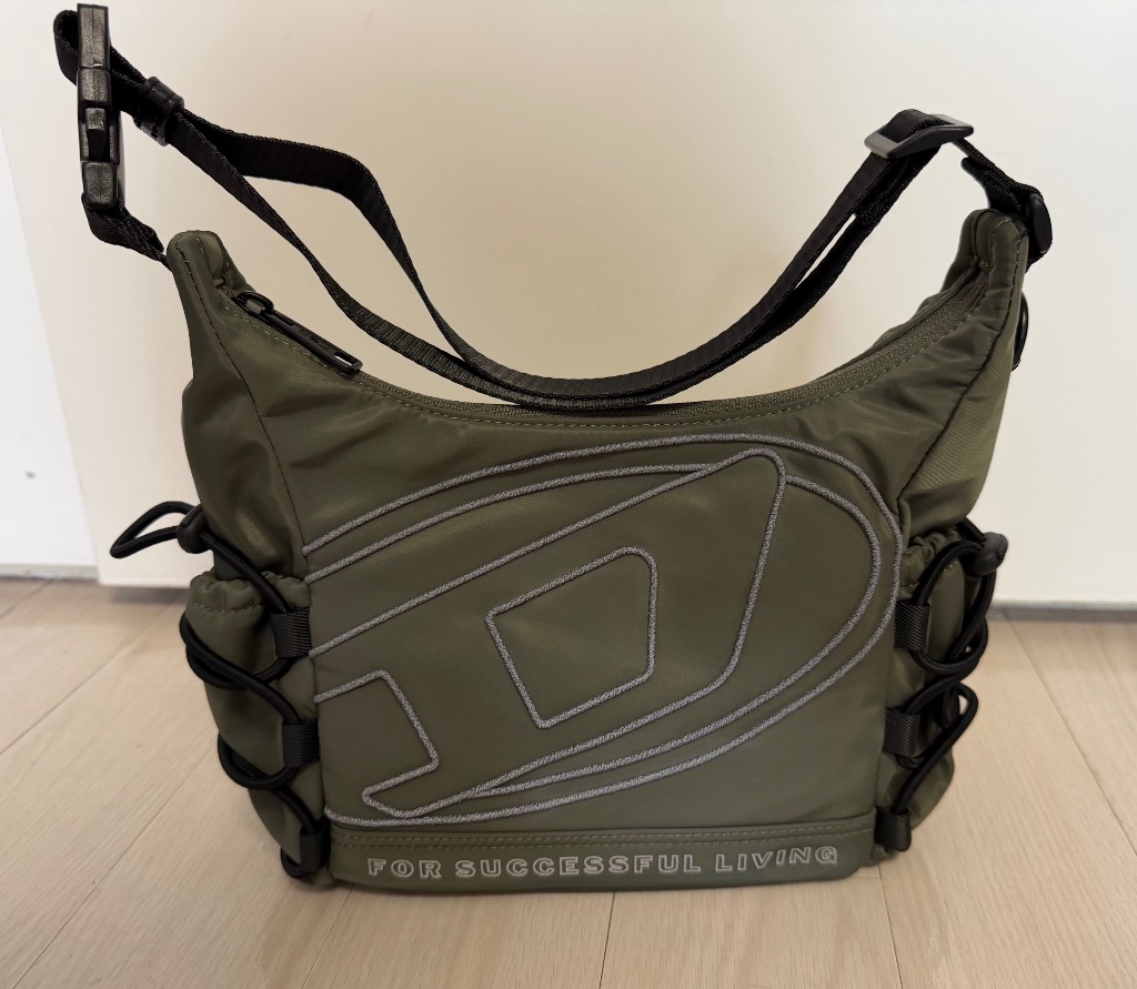 DIESEL（ディーゼル） メンズボディバッグ X10574 P8774 / TECH-D
