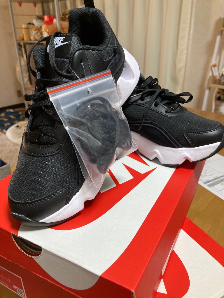 NIKE ナイキ スニーカー 厚底 レディ ース 黒 白 軽量 ryz365