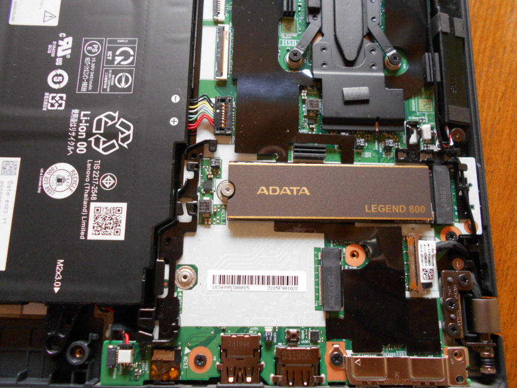 未使用新品ADATA LEGEND 800 2000GB SSD ADATA LEGEND 800 PCIe Gen4 x4 M.2 2280 ソリッドステート