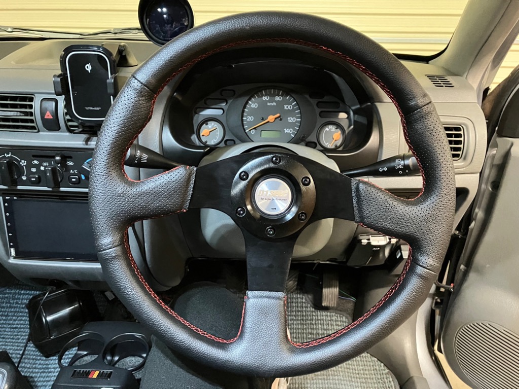 D1 SPEC ステアリング FLAT-R 35φレザー 《レッドステッチ》 DSC