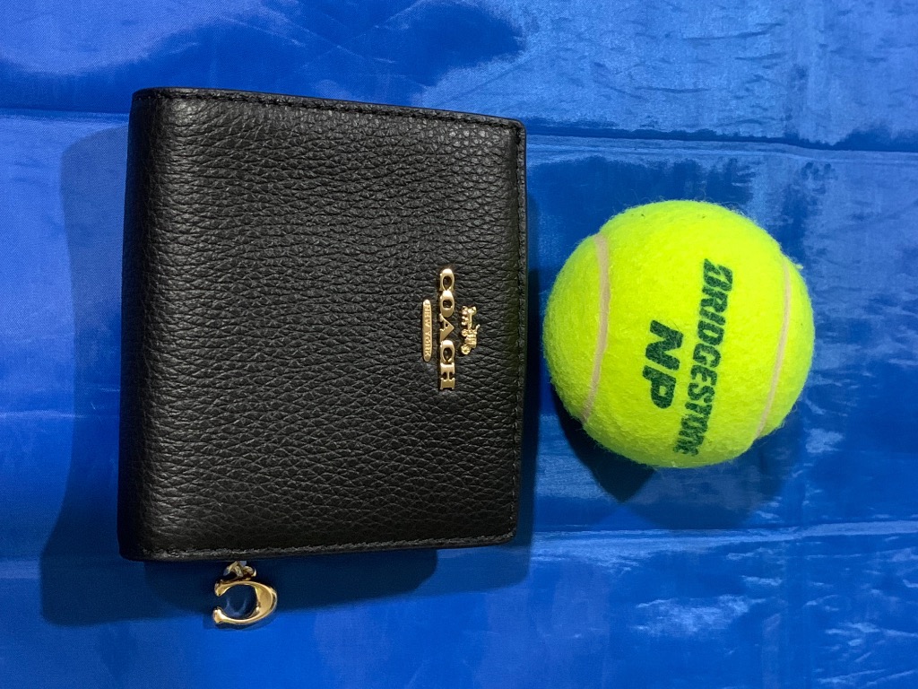 COACH ブラック キルティング 二つ折り財布 COACH ブラック キルティング 二つ折り財布 - メルカリ