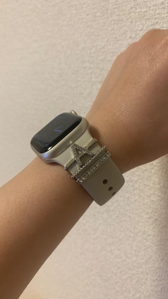 値下げ‼️Apple watch シリコンバンド アクセサリー❣️イニシャル L