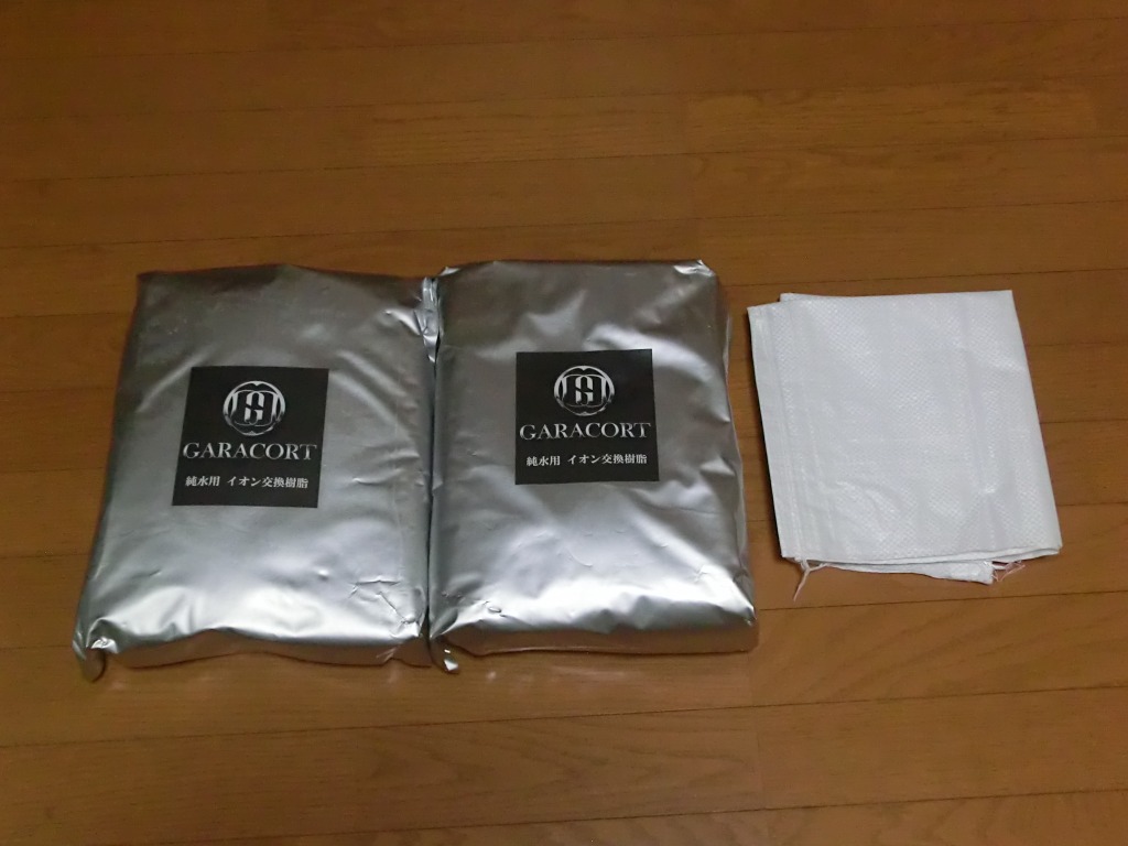 ガラコート イオン交換樹脂 10L （5L×2袋） 純水器用　洗車　土囊袋付き Amazon.co.jp: ガラコート 純水用 イオン交換樹脂 5L×2袋 純水