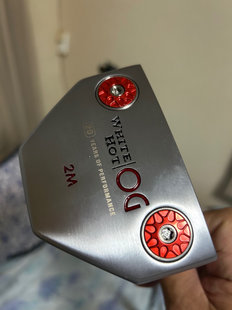 最終値下新品同様ODYSSEY WHITE HOT OG #2M (33インチ) ホワイト・ホット オージー 2M パター(パター（単品）)|White