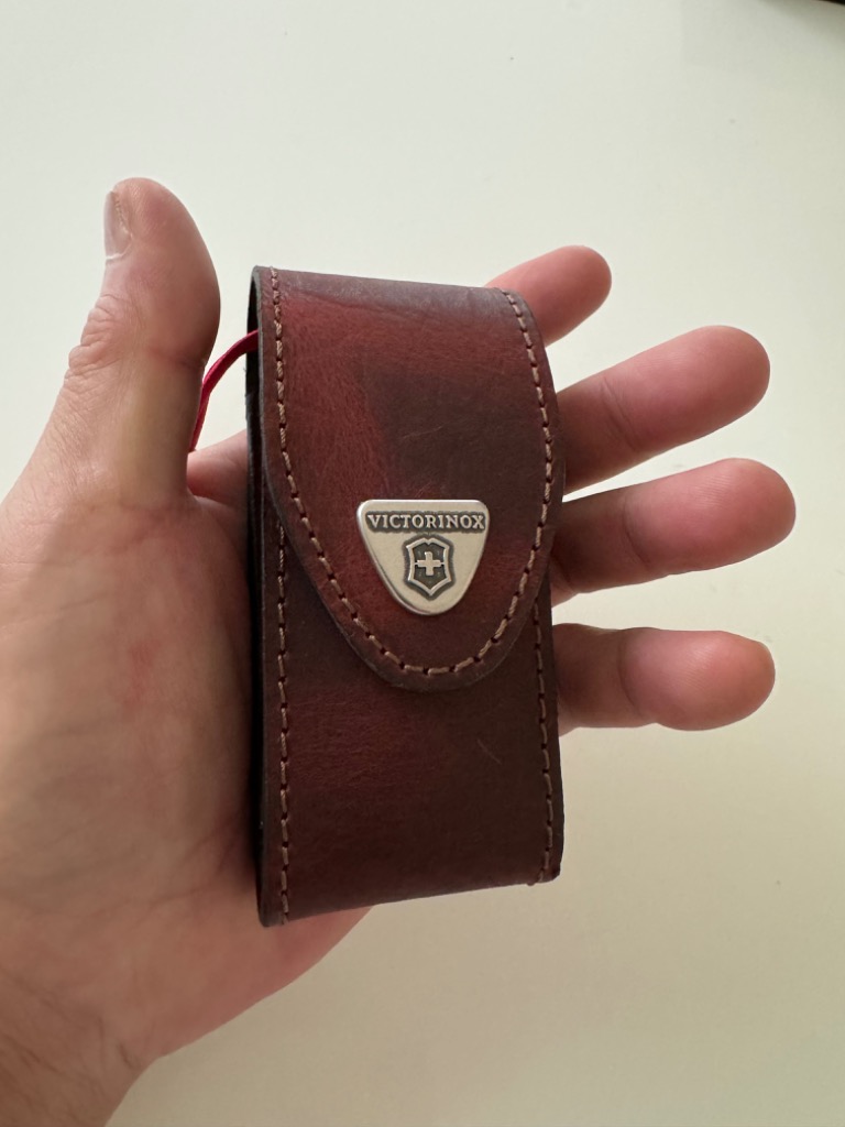 VICTORINOX ビクトリノックス 公式 レザーケース ブラウン 全3