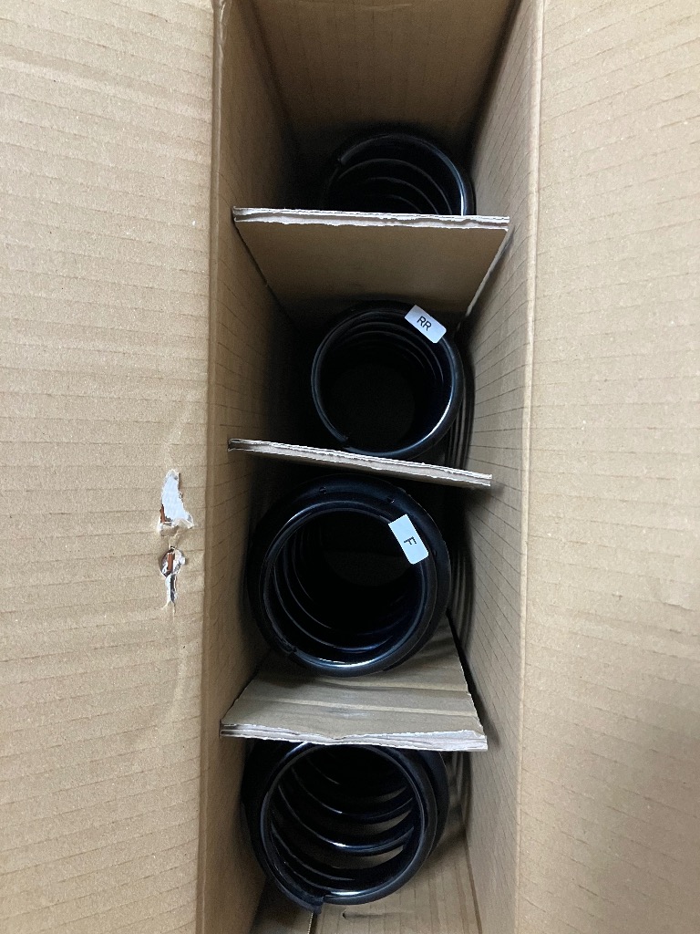 SUSPENSION PLUS/サスペンションプラス】 リフトアップスプリング UC
