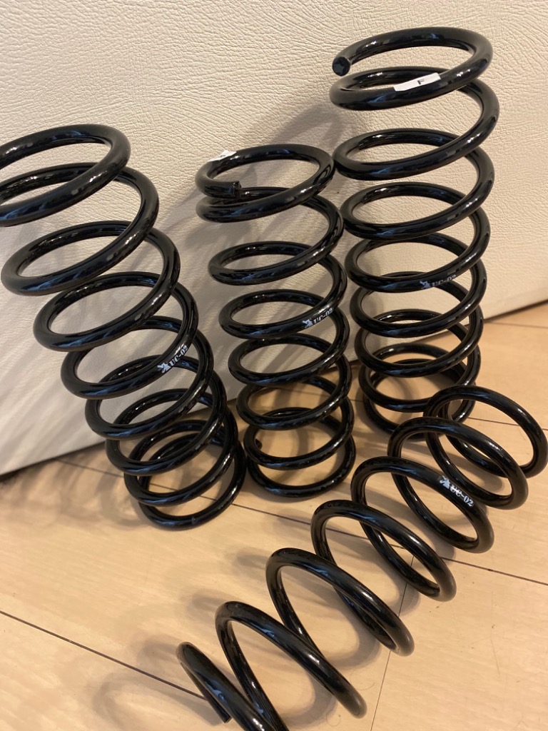 SUSPENSION PLUS/サスペンションプラス】 リフトアップスプリング UC