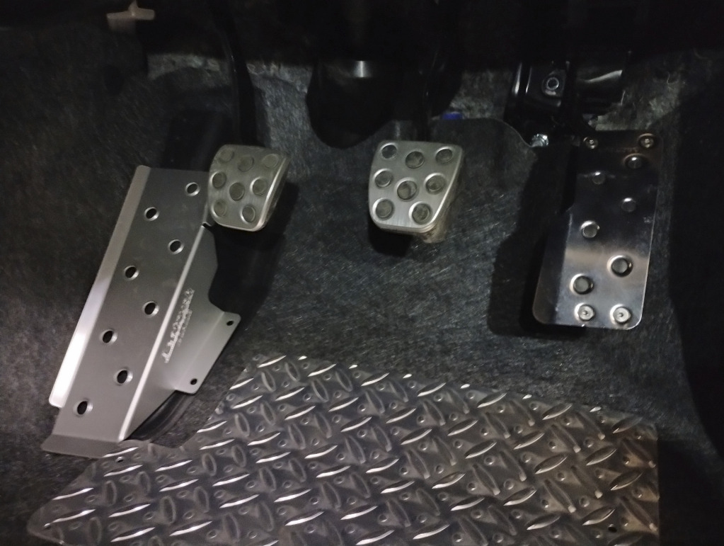 ちかぽんリアスピーカー&アルミペダル ハイレスポンスアクセルAssyユニット(86 ZN6/BRZ ZC6専用) | ken