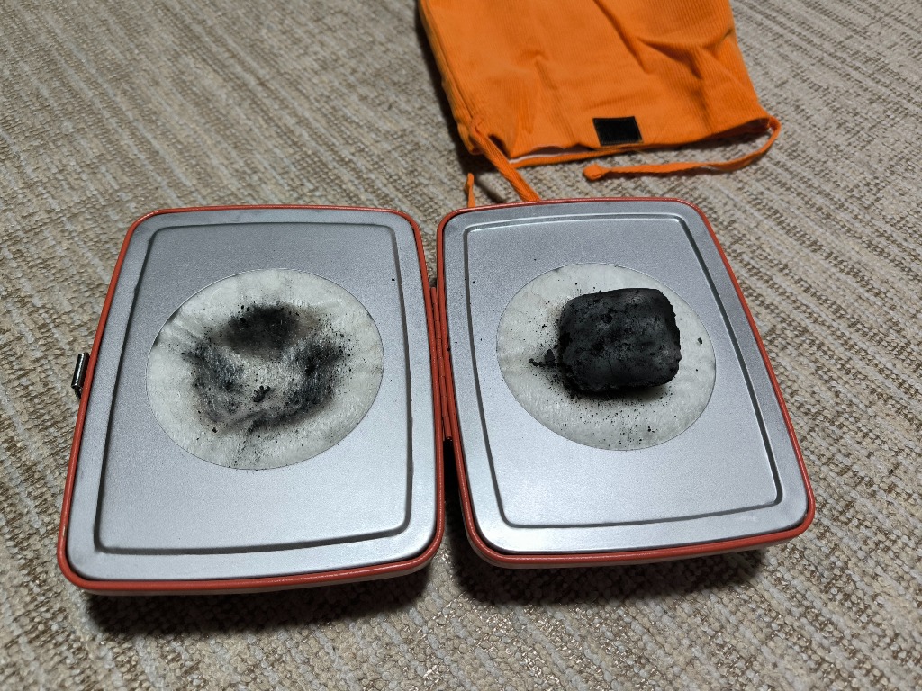 マルハ大洋豆炭あんか豆炭1キロ付き 4936966001033.jpg