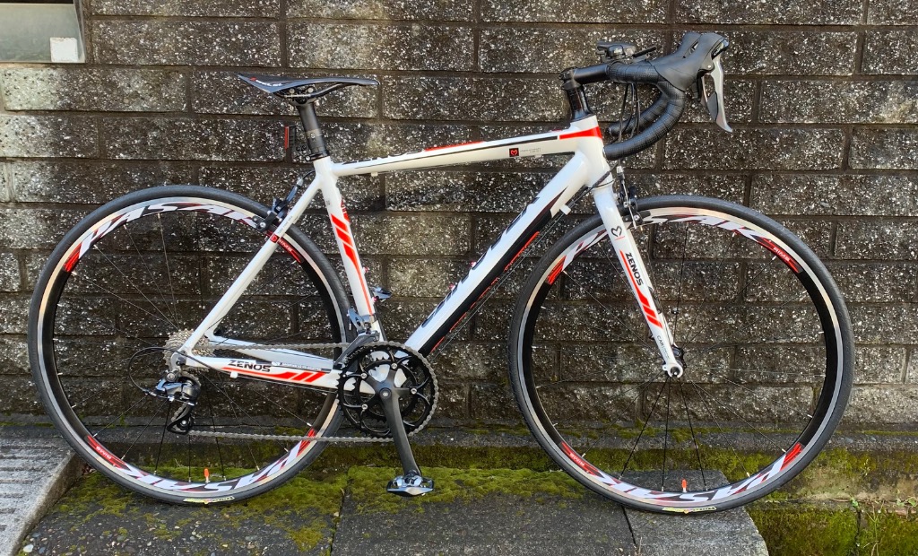 ロードバイク 自転車 700×23C シマノ16段変速 クラリス 軽量