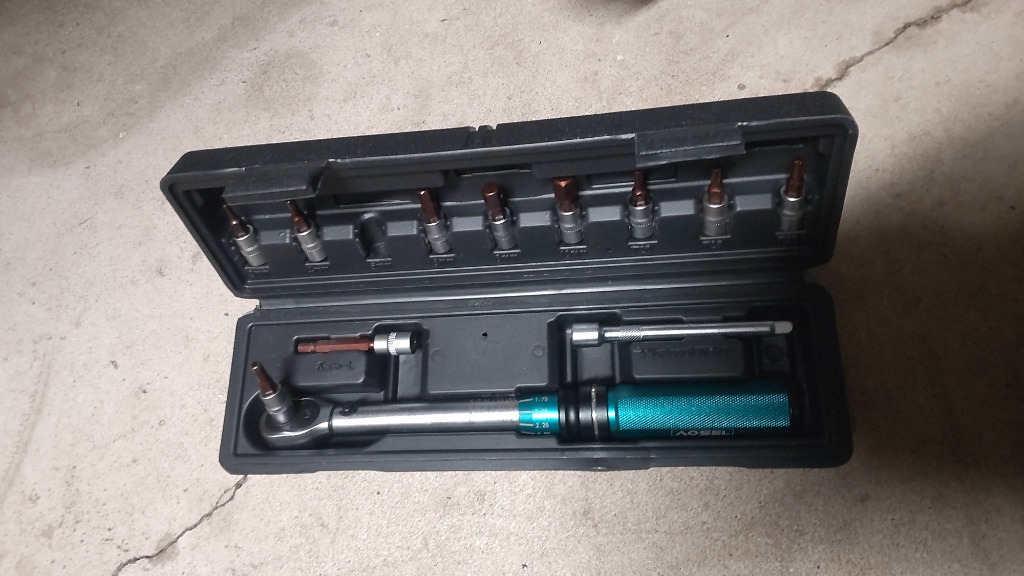 トルクレンチ プレセット型 差込角6.35mm(1/4インチ) 5-25N・m 12点組