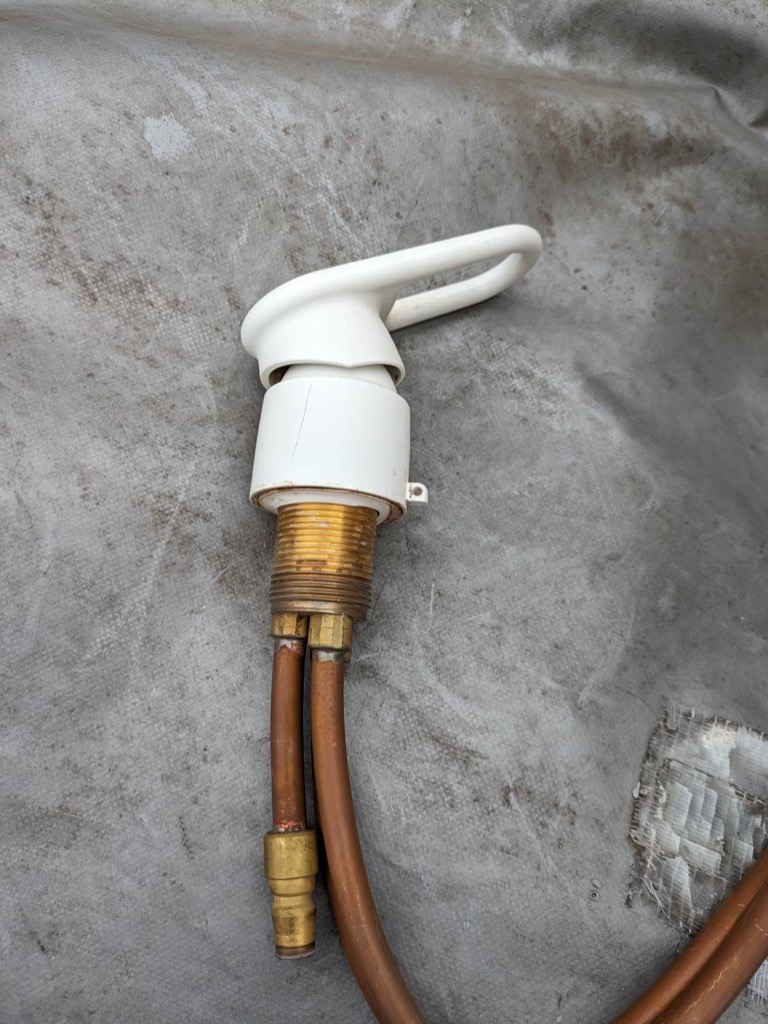 三栄水栓　SANEI K37610EJV-13 シングルスプレー混合栓（洗髪用） | 商品のご案内 | SANEI