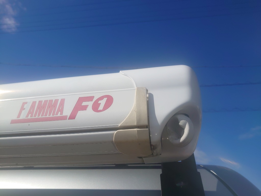Fiamma F45i 250 サイドオーニング　左右新品カバーパーツ付 FIAMMA（フィアマ） サイドオーニング F45i ウィンチカバー 右