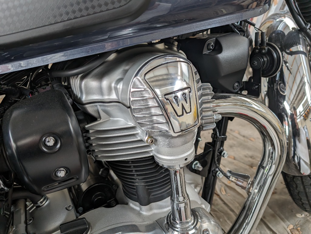 FORK W650/400/800用 ベベルギアカバー 'W with Fins'「MOTOR ROCK」