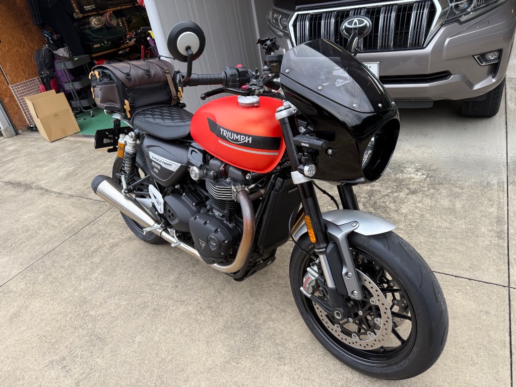 TRIUMPH ブラックカウル TRIUMPH ブラックカウル CHIC DESIGN シックデザイン ロードコメット