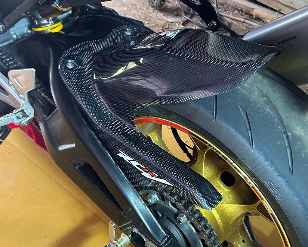 TSR テクニカルスポーツレーシング カーボンリアフェンダー CBR1000RR