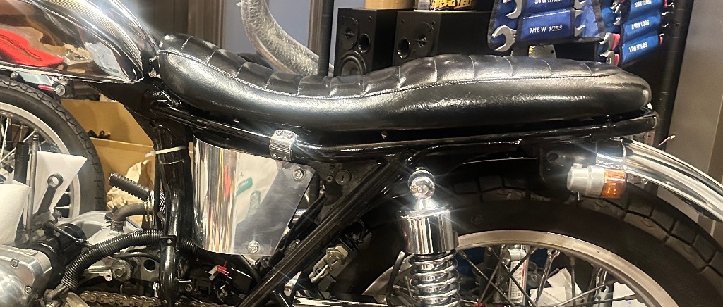 AN-BU アンブ シート カラー:ブラック W650 W400 W800 KAWASAKI AN-BU アンブ シート カラー:ブラック W650 W400 W800 KAWASAKI