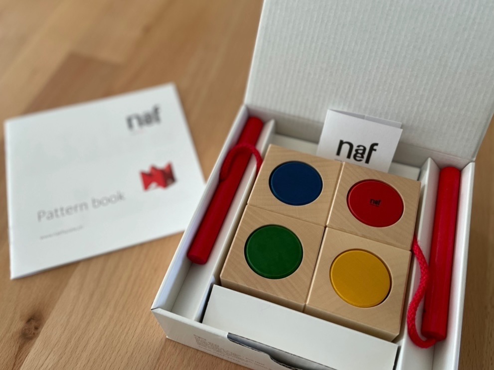 naef（ネフ） ネフ社 シグナ はじめての紐通しにおすすめ 木のおもちゃ