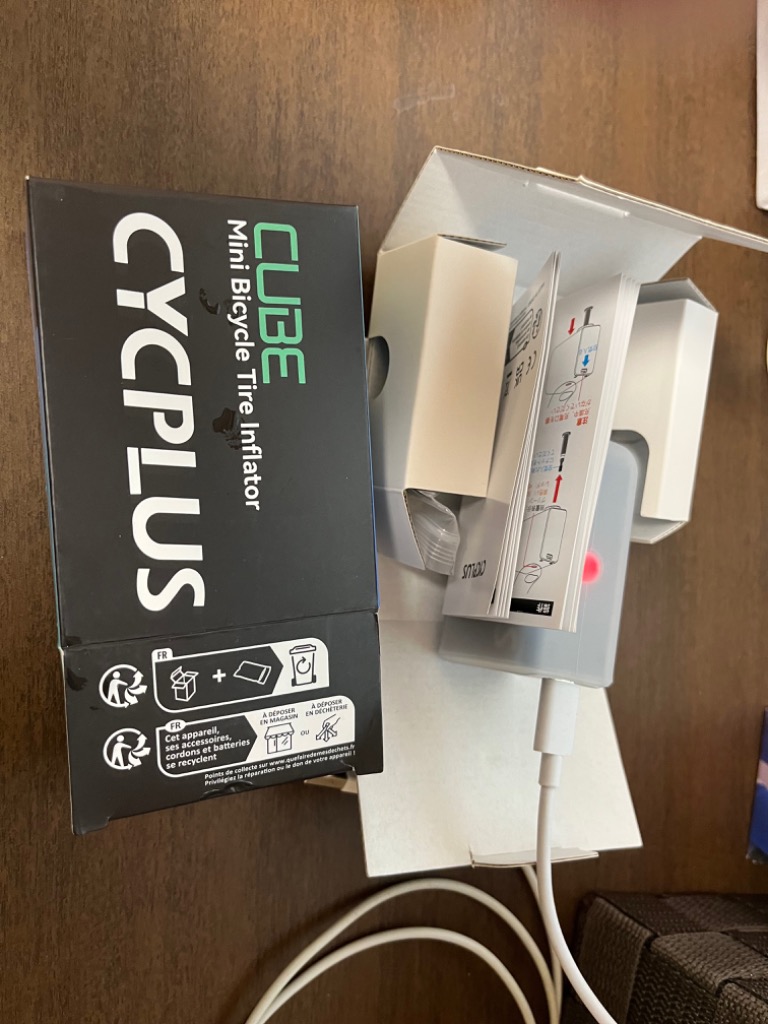 在庫有】【特急】CYCPLUS TINYPUMP CUBE ブラック 電動空気入れ 電動