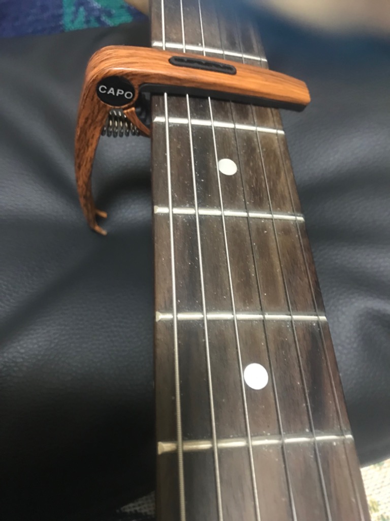 カポタスト ピッククリップ付きカポタスト 木目調 硬さの違う