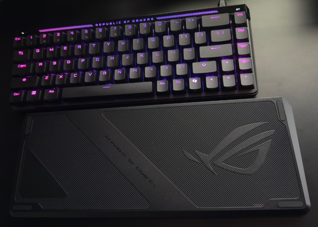 Asus モニター　elecome キーボード　セット ASUS、ROG初のラピッドトリガー対応ゲーミングキーボード「ROG