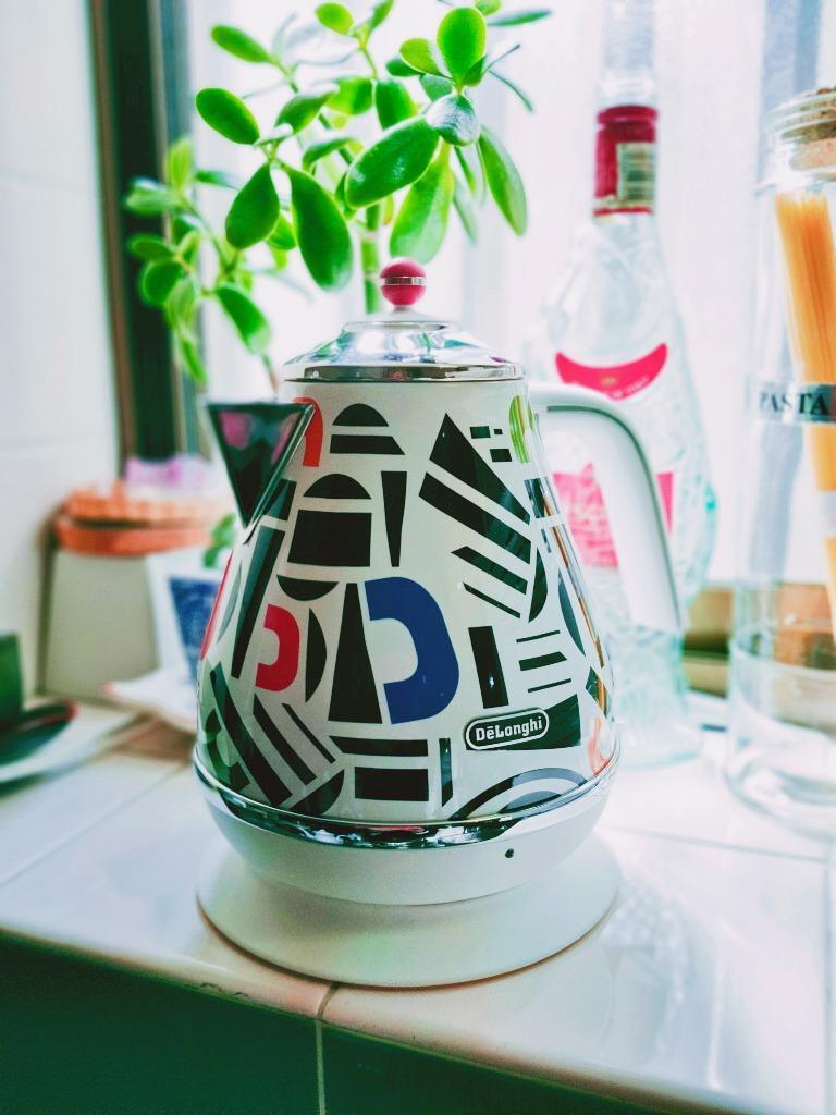 デロンギ 電気ケトル アイコナ・トリブート ヴィゴーレ KBO1200J-TDP Amazon | デロンギ(DeLonghi) 電気ケトル アイコナ・トリブート