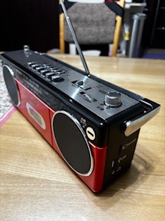 【新品未使用】アイワ ステレオ型ラジカセ レッド GAA4-RCP0002-RD 楽天市場】＼ランキング1位受賞／アイワ ラジカセ aiwa audio -G