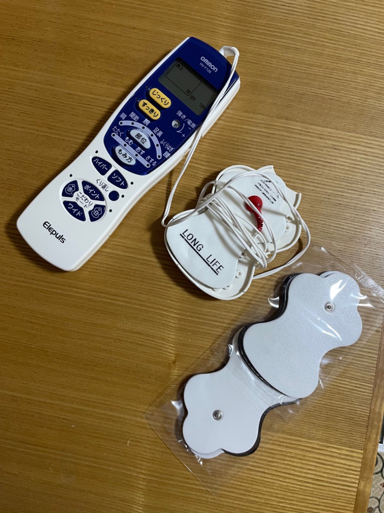 オムロン（OMRON） 互換品 替え パッド 2セット 4枚入り 強粘着タイプ