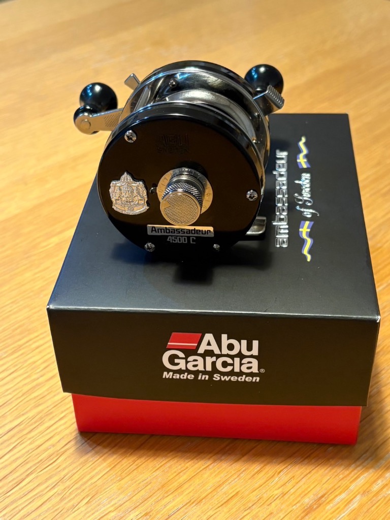 アブ Ambassadeur 4500C FACTORY TUNED ブラック 丸型ベイトリール