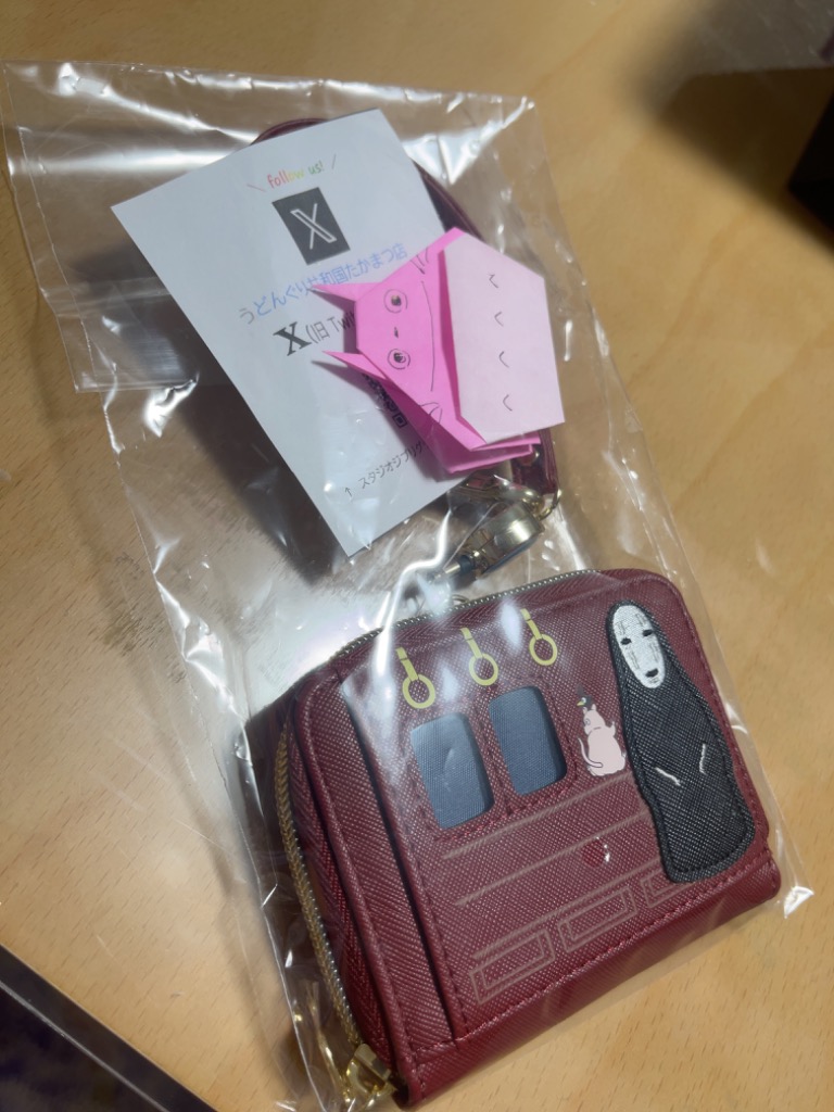2つ折り財布　スタジオジブリ　可愛い　カードポイント　小銭入れ スタジオジブリ 二つ折り財布 小銭入れ レディース