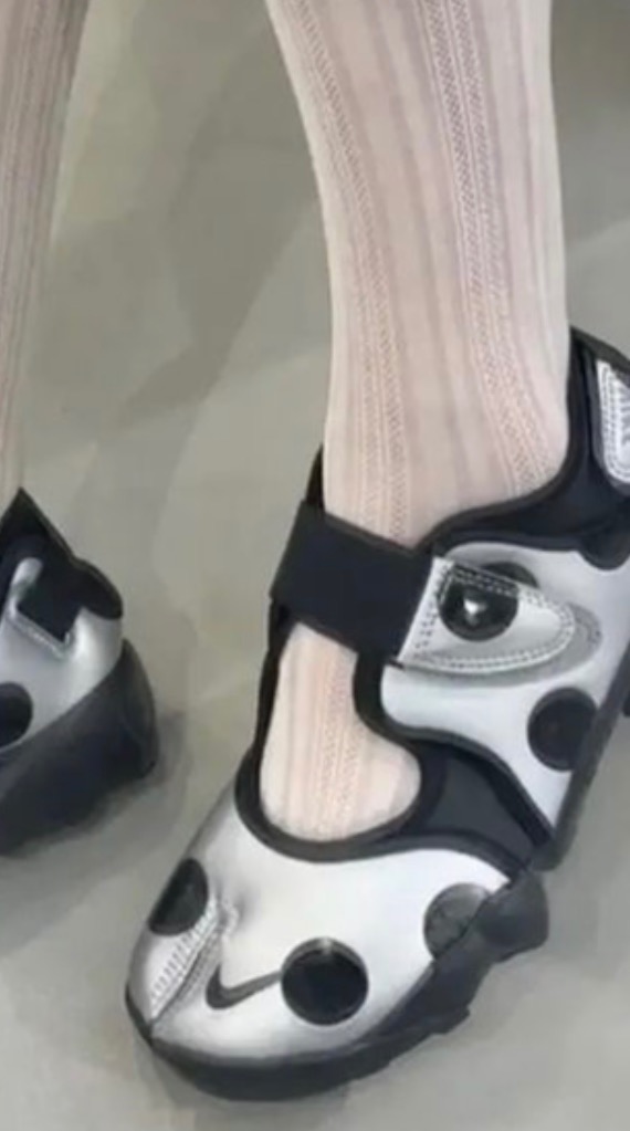 NIKE（ナイキ） スニーカー W AIR RIFT ウィメンズ エア リフト