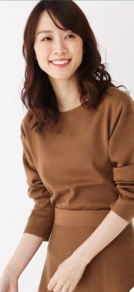 美品　オペークドットクリップ　オフィス対応 黒　 M 働く女性 長袖プルオーバー 通勤・セレモニー/セットアップ対応》Vネックジャケット/ダブル