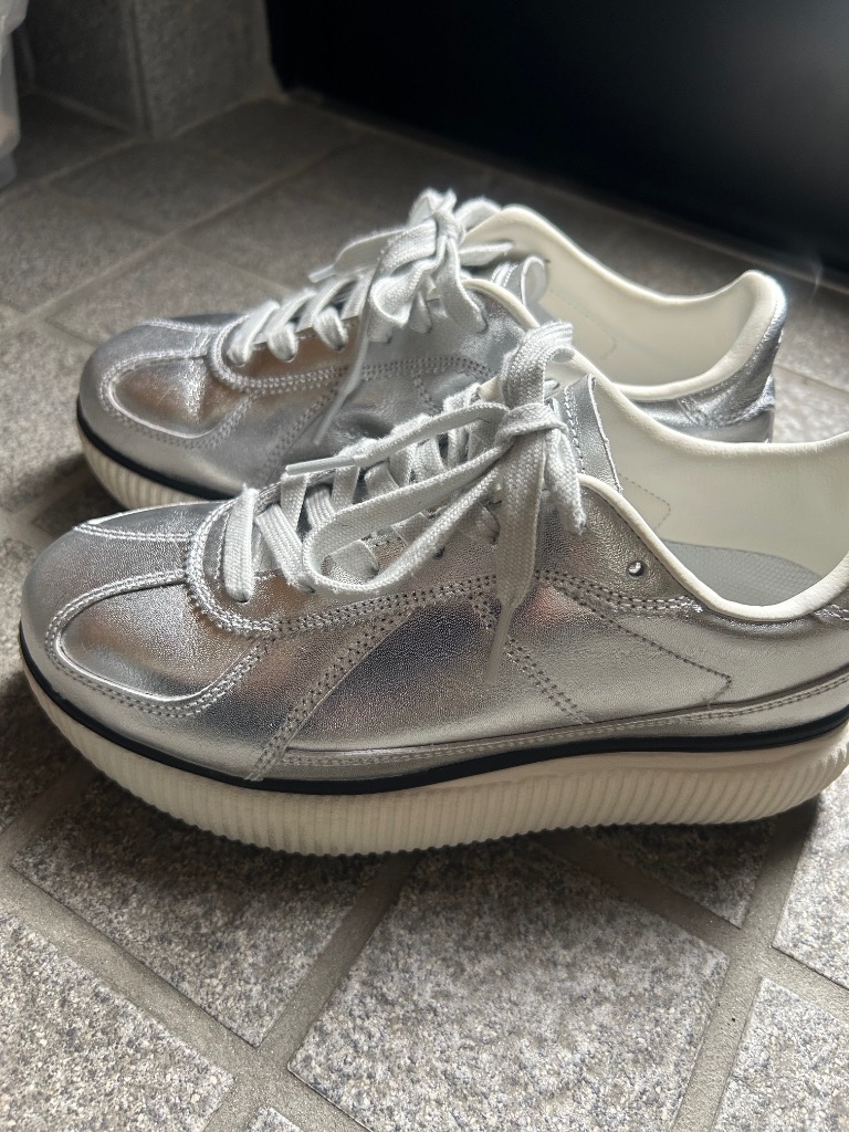 オニツカタイガー DELECITY デレシティ シルバー 24.5 DELECITY / デレシティ（スニーカー）｜Onitsuka Tiger