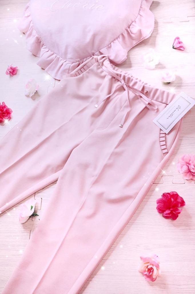 ヴァニレ　テーパードパンツ　ストレッチ　タックフリル テーパードパンツ ストレッチ タックフリル le reve vaniller