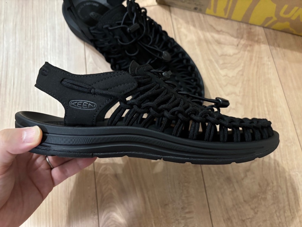 KEEN サンダル UNEEK / ユニーク メンズ スニーカーサンダル