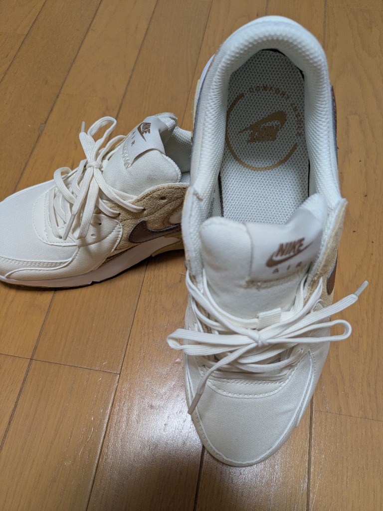 未使用に近い　NIKE AIR MAX EXCEE 白　２５.５　US ７.５ NIKE（ナイキ） スニーカー W AIR MAX EXCEE エア マックス エクシー