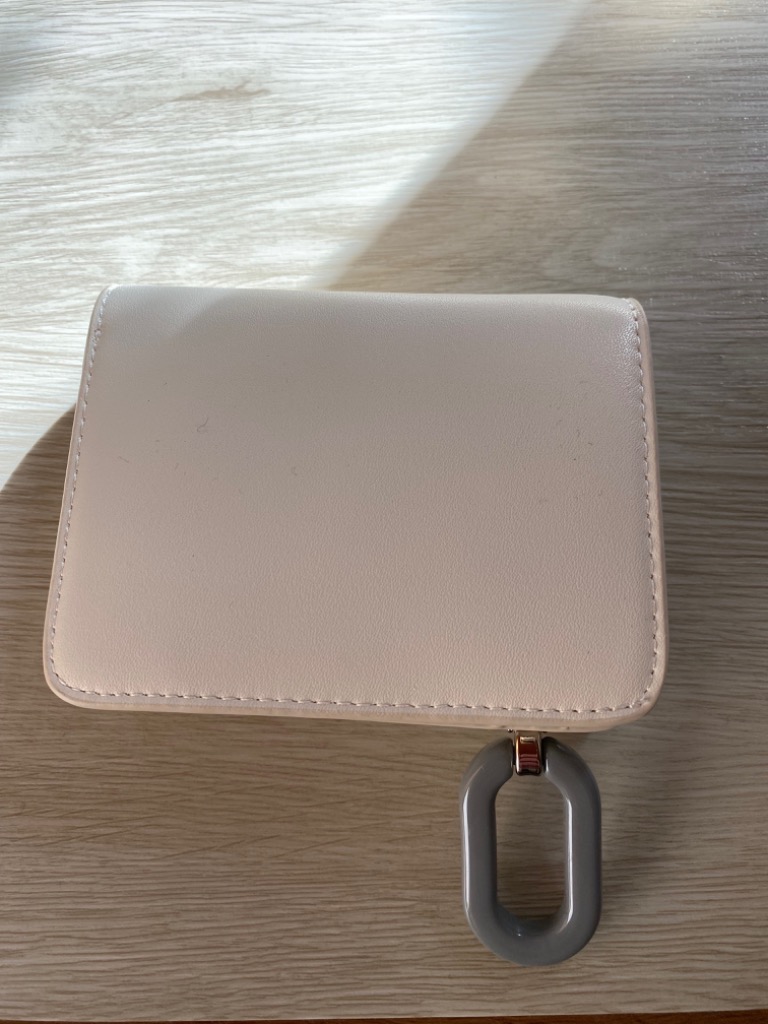 CHARLES ＆ KEITH 財布 オーバル キーチェーンシップウォレット