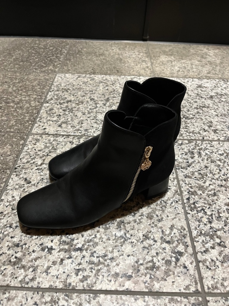 CHANEL チャーム付きショートブーツ org.jpg