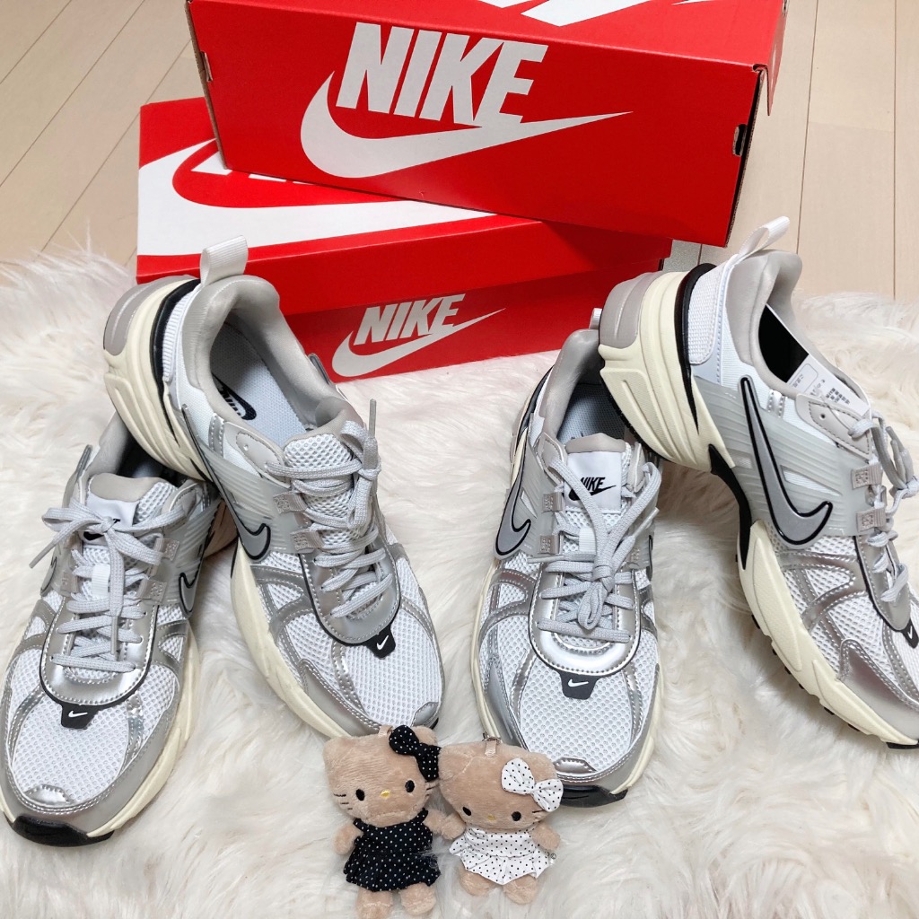 NIKE スニーカー ナイキ V2K RUN ラン MHJ4497 100SMTWHT/M SI
