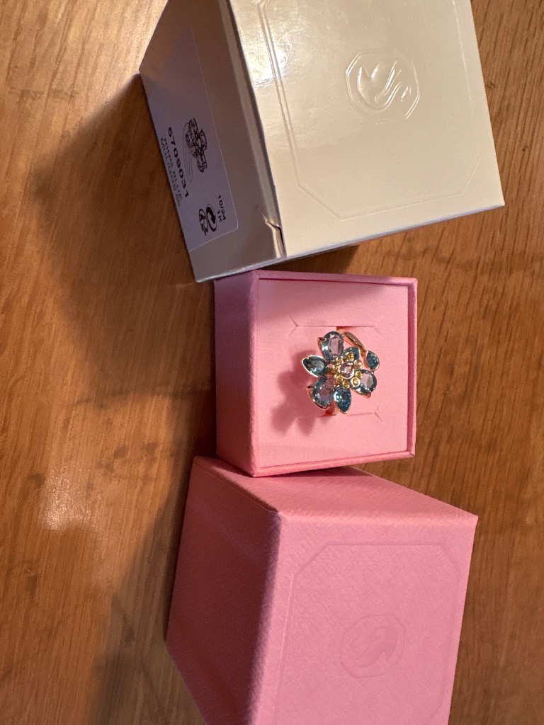 SWAROVSKI 指輪 リング 「公式」「スワロフスキー」Idyllia