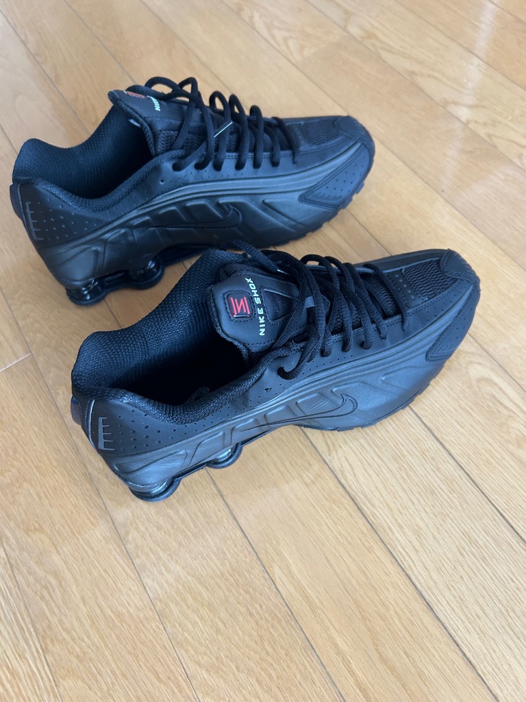 NIKE SHOX ショックス R4 001BLK/BLK NIKE SHOX R4 BLACK/BLACK-BLACK-BRIGHT CRIMSON（ナイキ